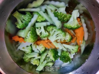 凉拌素什锦的做法步骤：5