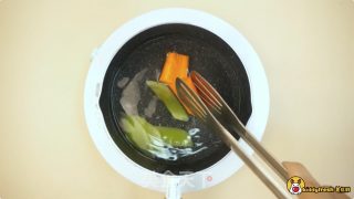鲜香猪肉馅饼的做法步骤：2