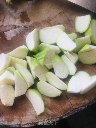 丝瓜炒番茄的做法步骤：2