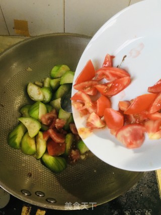 丝瓜炒番茄的做法步骤：9