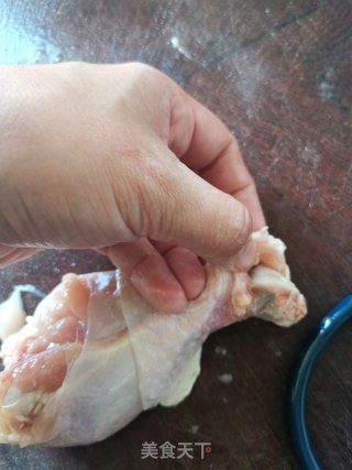 棒棒槌炸鸡腿的做法步骤：3