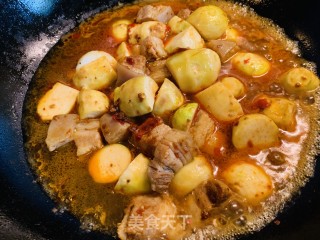 火麻仁芋儿红烧肉的做法步骤：5