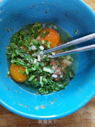 肉末香葱炒土鸡蛋的做法步骤：2