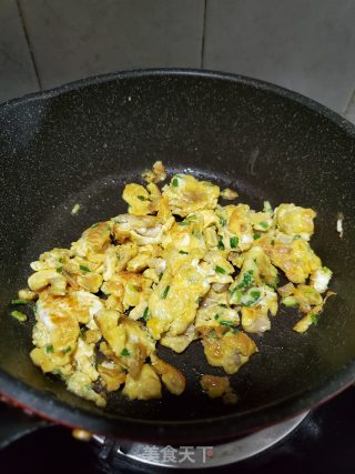 肉末香葱炒土鸡蛋的做法步骤：4