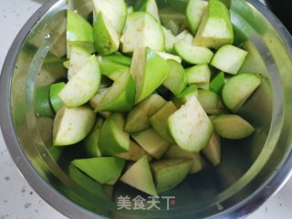 回锅肘子炖茄子的做法步骤：2