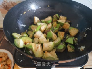回锅肘子炖茄子的做法步骤：6