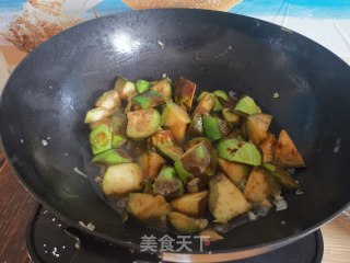 回锅肘子炖茄子的做法步骤：7