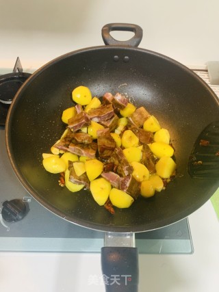 腊排骨炖土豆山药的做法步骤：3