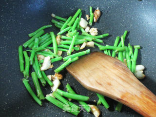 空心菜梗炒车仔面的做法步骤：5