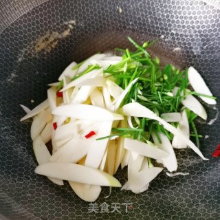 茭白炒鸡蛋的做法步骤：5