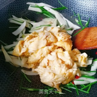 茭白炒鸡蛋的做法步骤：7