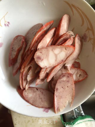 红肠炒莴笋的做法步骤：2