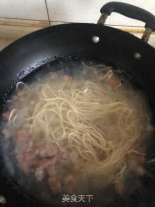 滑肉拉面的做法步骤：3