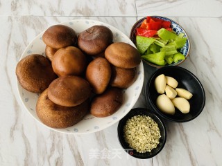 火麻仁蒜烧香菇的做法步骤：1