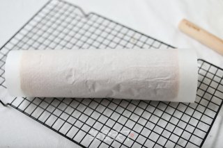 玫瑰蔓越莓豆乳蛋糕卷的做法步骤：19