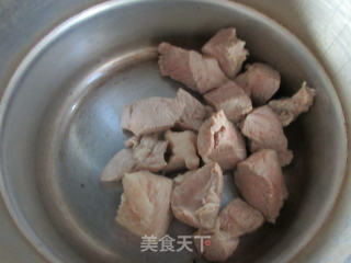 【高压锅版】土豆炖肉的做法步骤：2