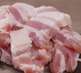 五花肉炖粉条的做法步骤：2