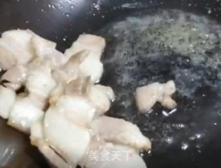 五花肉炖粉条的做法步骤：5