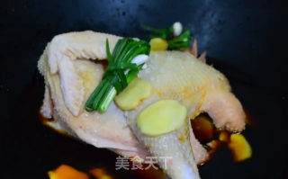 豉油鸡的做法步骤：1