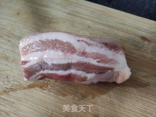 蒜泥白肉的做法步骤：1