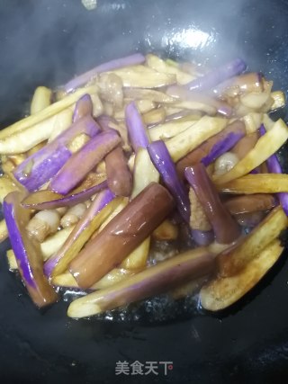 五花肉炒线茄的做法步骤：6