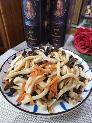 木耳千叶豆腐炒肉丝的做法步骤：9