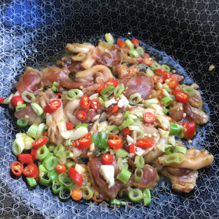五花肉炒菜花的做法步骤：6