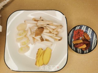 营养乌骨鸡家常版、简单好喝！的做法步骤：3