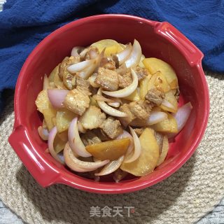 五花肉炒洋葱土豆片的做法步骤：11