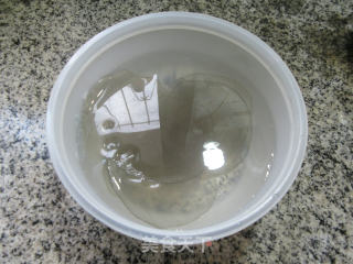 鸡毛菜炒粉皮的做法步骤：2