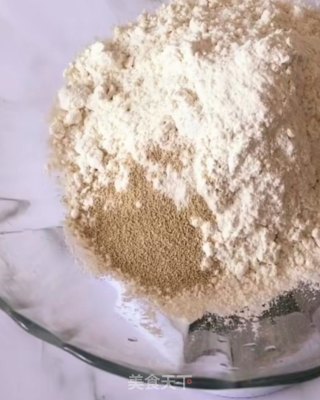 热狗的做法步骤：1
