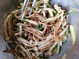 肉丝拌海鲜菇的做法步骤：6