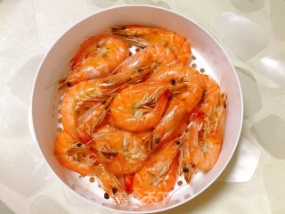 减脂餐—微波炉蒸虾????的做法步骤：3