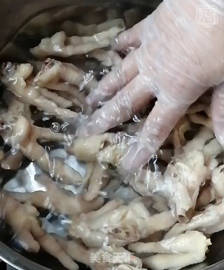 香糟凤爪的做法步骤：7
