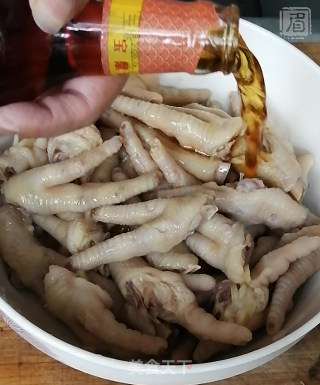 香糟凤爪的做法步骤：8