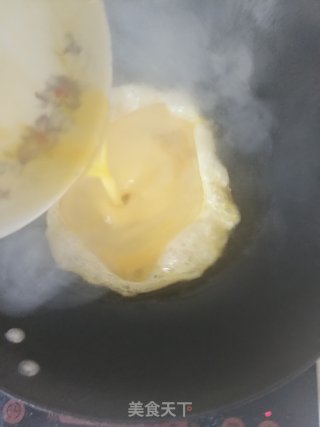 木耳炒鸡蛋的做法步骤：3
