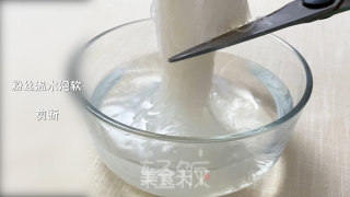 包菜粉丝炒鸡蛋丨口感鲜嫩爽滑！！！！的做法步骤：2