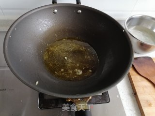 韭菜炒银芽的做法步骤：2
