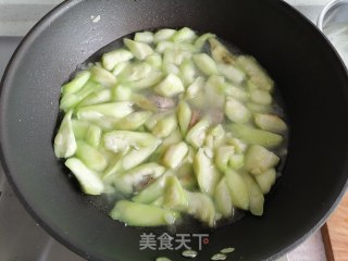 花甲丝瓜汤的做法步骤：5