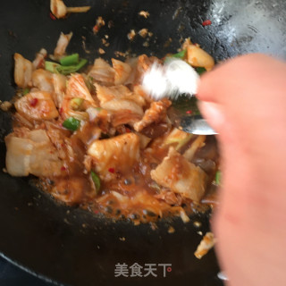 “五花肉”辣白菜粉皮煎五花肉的做法步骤：14