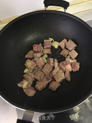 黑椒牛肉粒的做法步骤：4