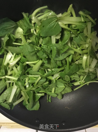 菜秧炒鸡蛋的做法步骤：3