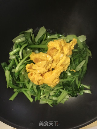 菜秧炒鸡蛋的做法步骤：5