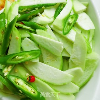 丝瓜炒油条的做法步骤：2
