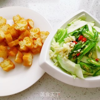 丝瓜炒油条的做法步骤：3