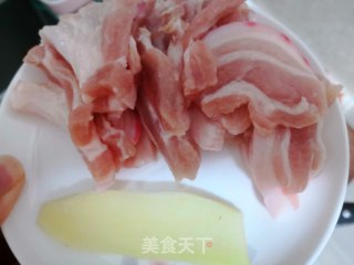 五花肉炖豆角的做法步骤：1
