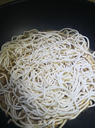 肉末焖面的做法步骤：2