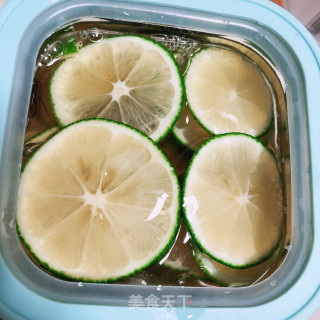 蜂蜜柠檬水的做法步骤：5