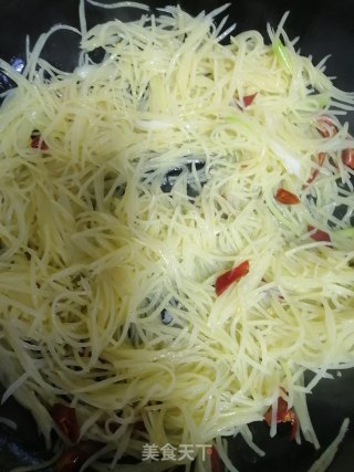 土豆丝炒肉的做法步骤：5
