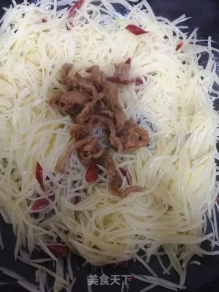 土豆丝炒肉的做法步骤：6